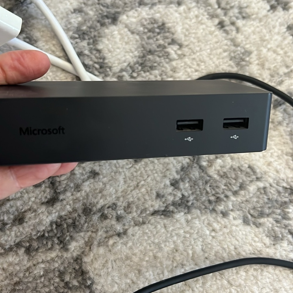 Microsoft surface dock - Picture 2 of 10
